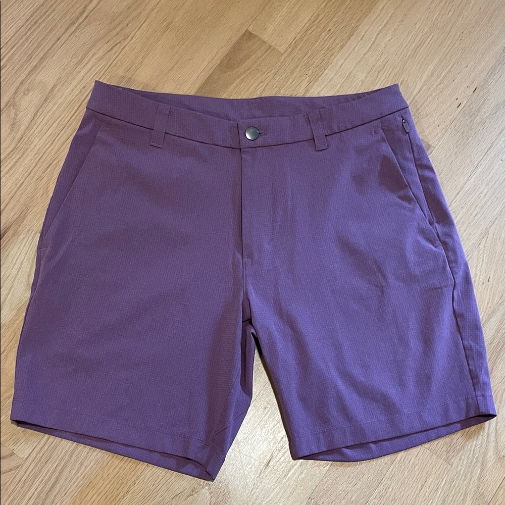 Lululemon Men's Classic fit Commission 7” light amethyst velvet Shorts size 30